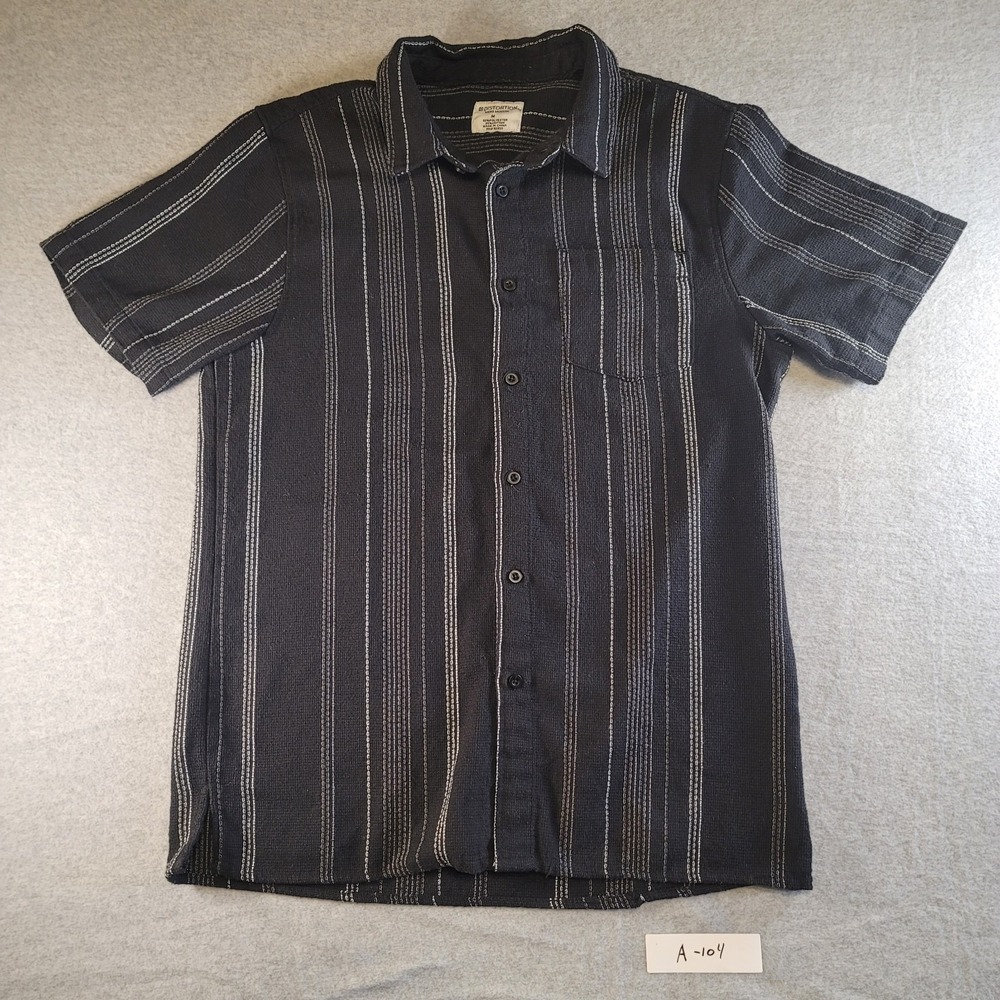Distortion Casual Short Sleeve Button‎ Down Shirt Size Medium